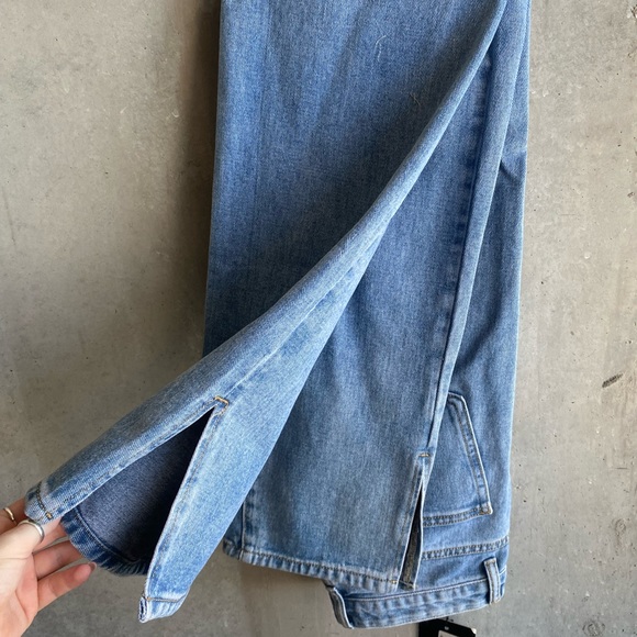 Pretty little thing split hem jeans - Picture 2 of 4